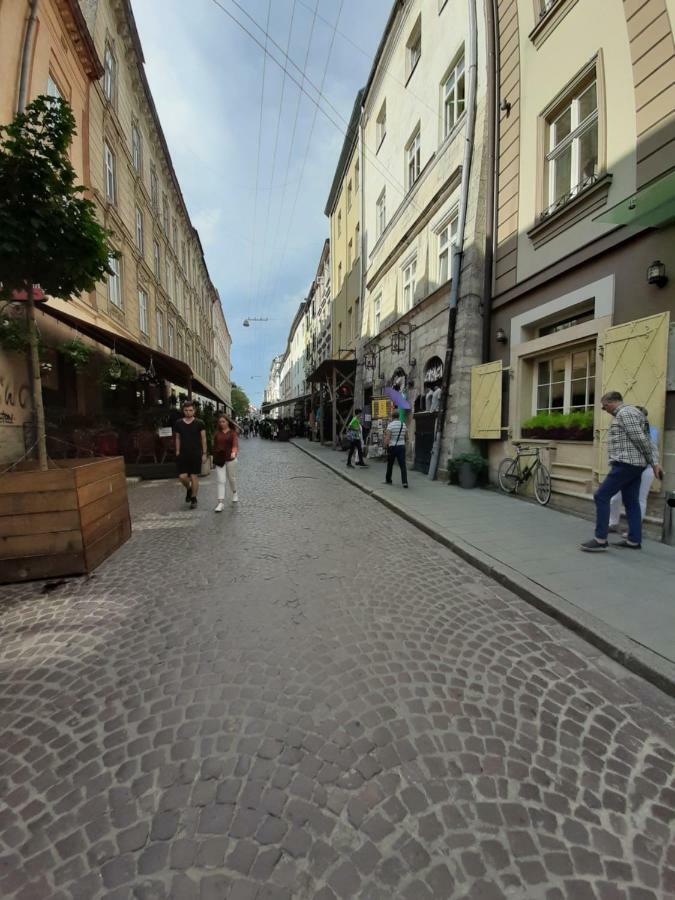 In Serbska Daire Lviv