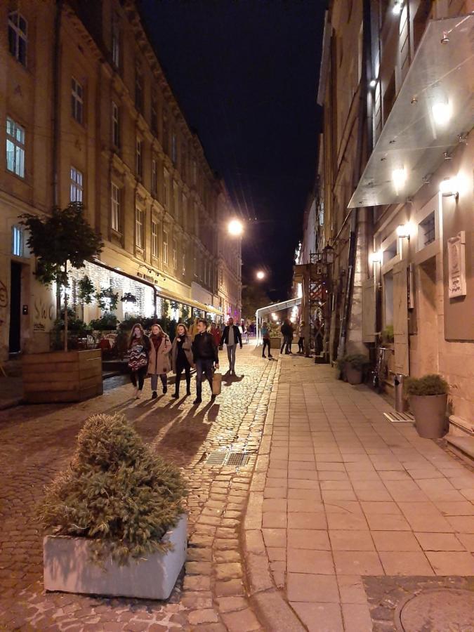 In Serbska * Lviv